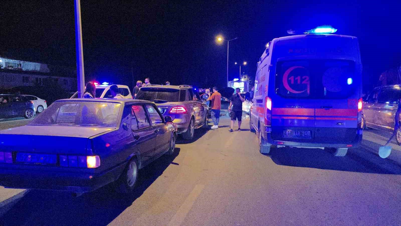 Karşı şeride geçen cip başka bir cipe çarptı: 5 yaralı 
