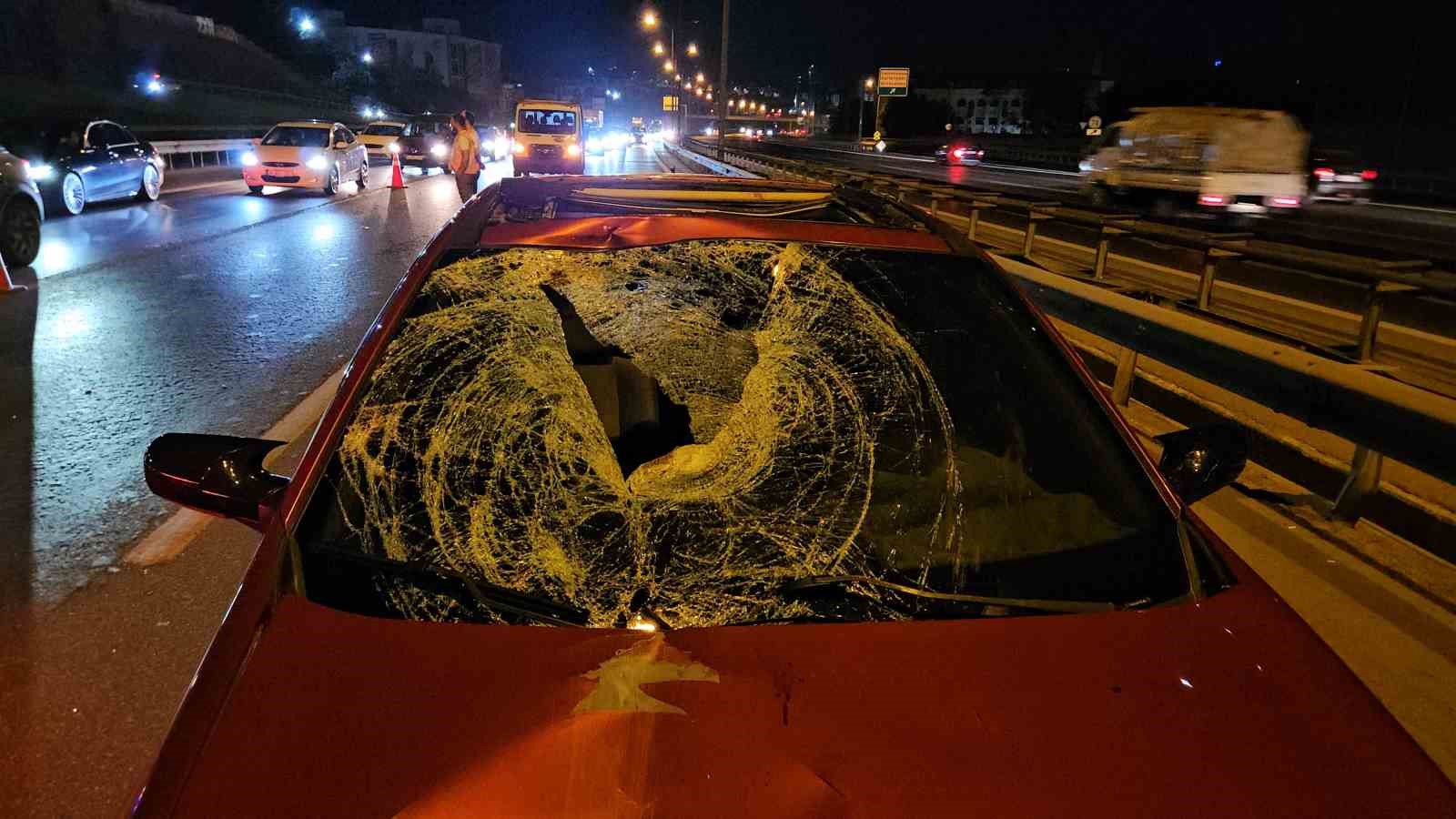 Otoyoldan karşıya geçmeye çalışırken otomobilin çarptığı adam hayatını kaybetti 