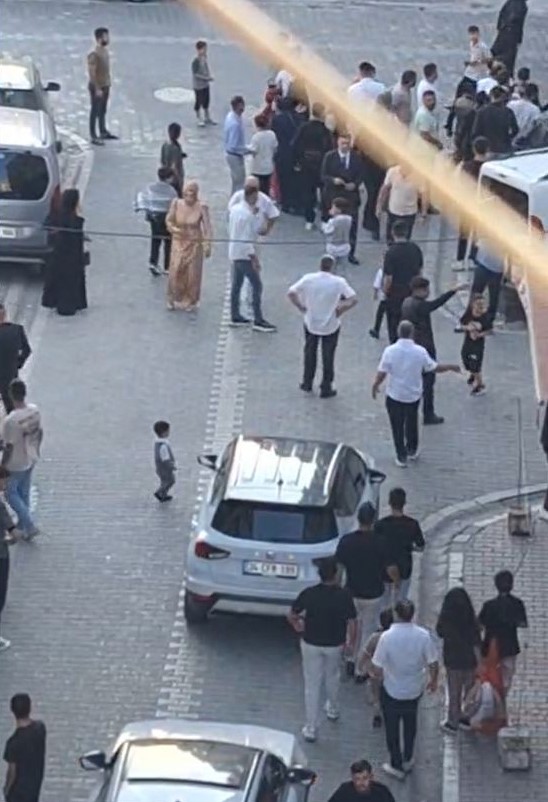 Düğün salonunda başlayan 3 saatlik kavga, sokağa taştı