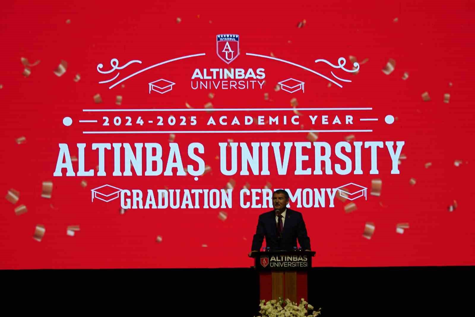 Altınbaş Üniversitesi 2024-2025 Akademik Yılı Mezuniyet Töreni düzenlendi 