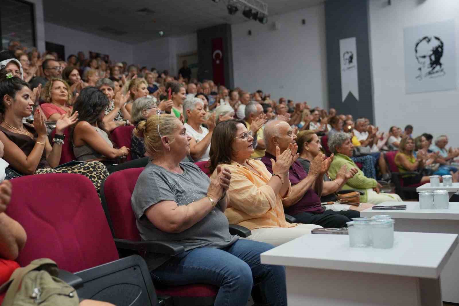 Didim’de yaz akşamları türkülerle şenlendi 