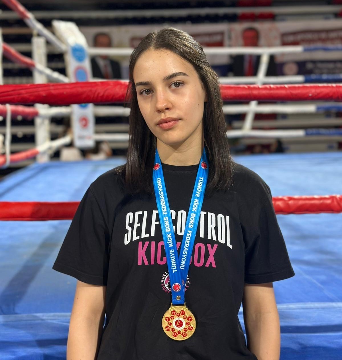 Yağmur Denizli’den kick boksta tarihi zafer 