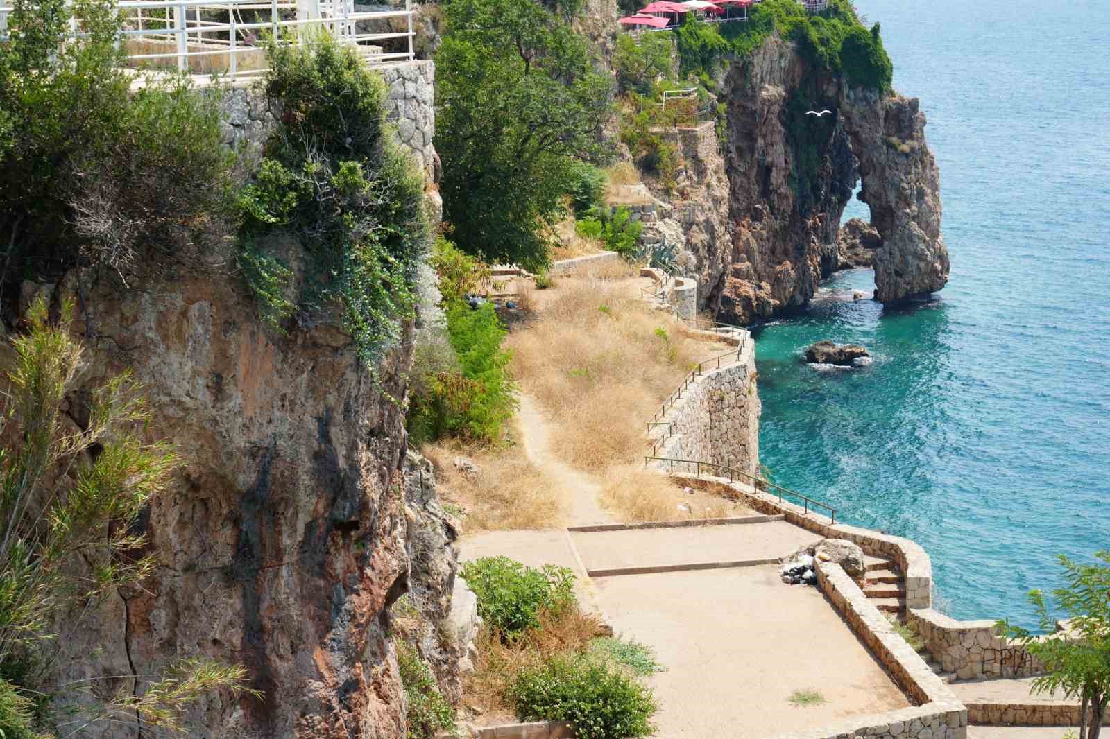 Antalya falezlerinde bazı bölgelerin koruma statüsü değiştirildi 