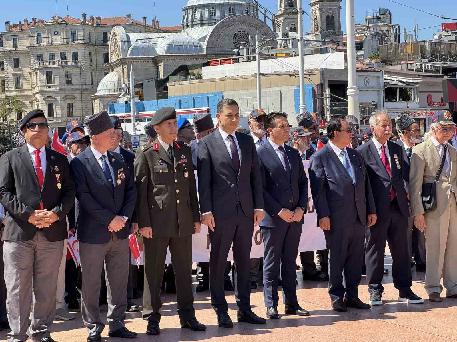 Kıbrıs Barış Harekatı’nın 51. yıl dönümü Kıbrıs gazilerinin katılımıyla Taksim’de kutlandı 