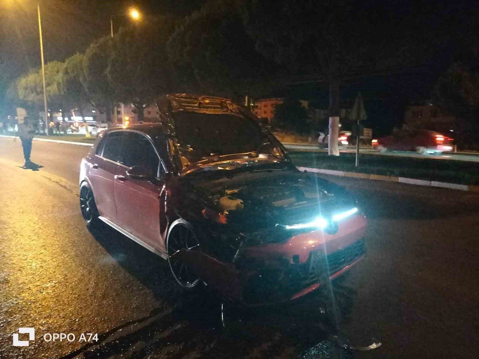 Balıkesir’de motosikletle otomobil kaza yaptı; 1ölü, 1 yaralı 