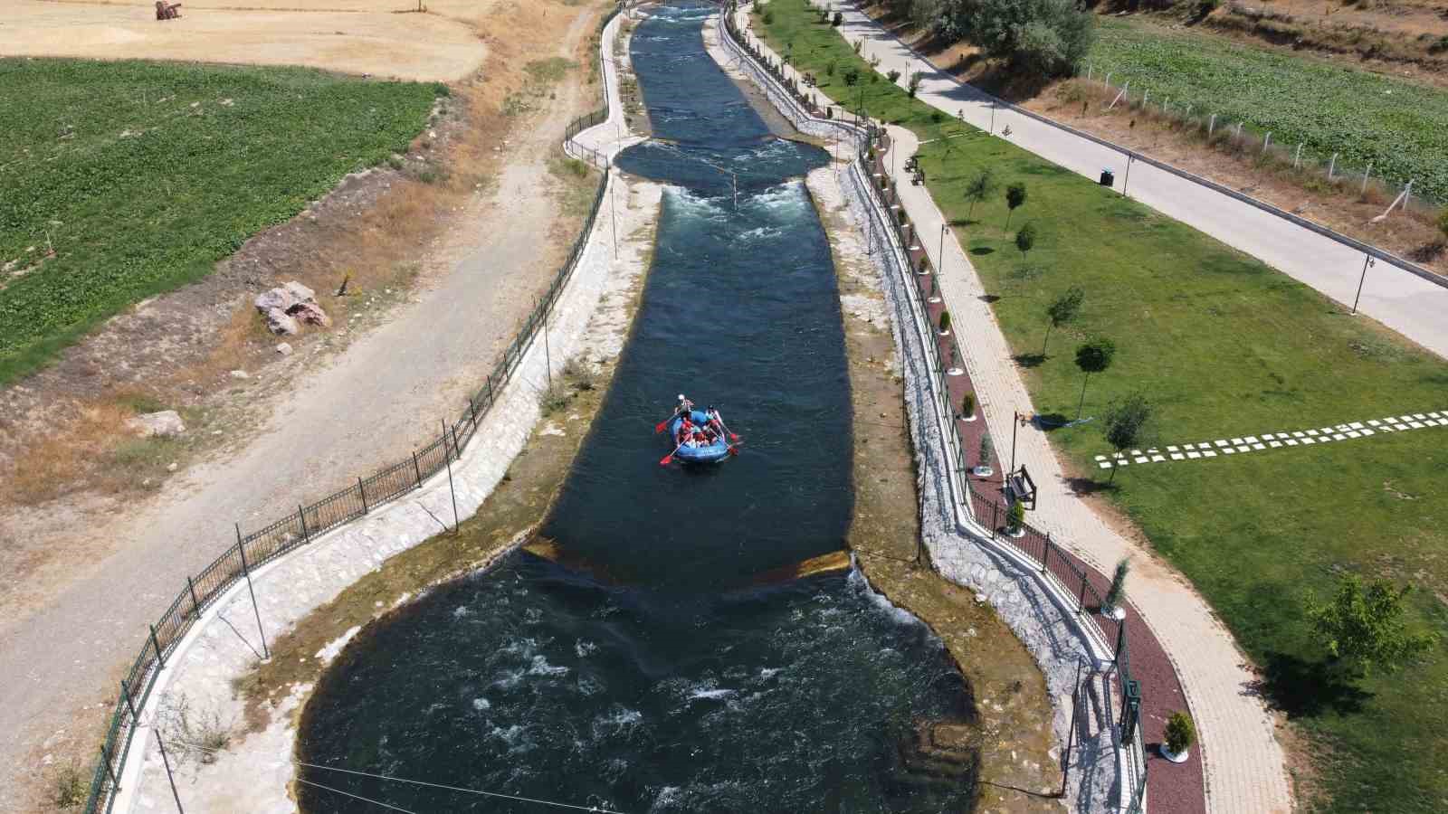 Türkiye’nin ilk yapay rafting parkuru macera tutkunlarını ağırlıyor