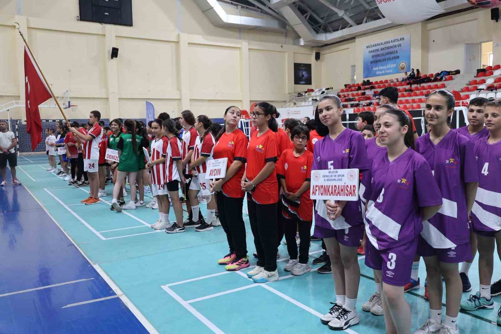 Anadolu Yıldızlar Ligi Badminton turnuvası başladı 