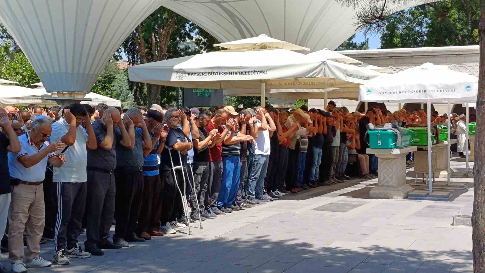 Camide öldürülen şahıs toprağa verildi 