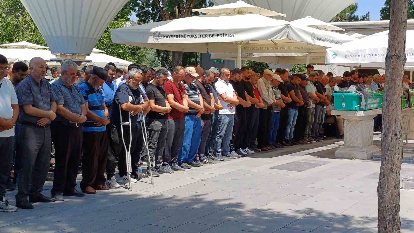 Camide öldürülen şahıs toprağa verildi 