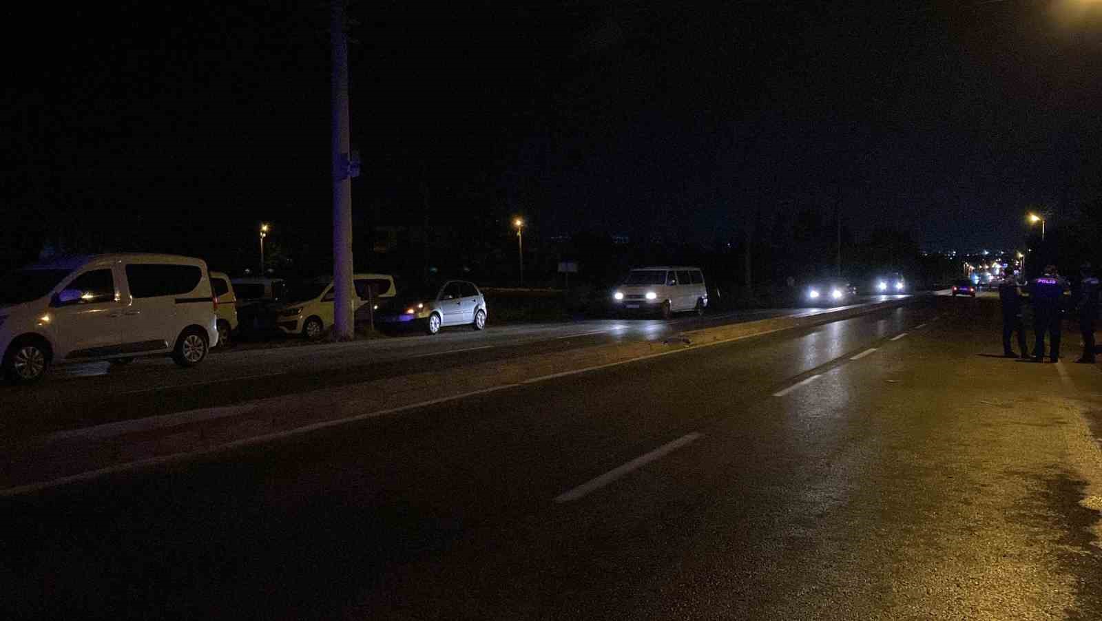 Otomobilin yayaya çarptığı kaza güvenlik kamerasına yansıdı 