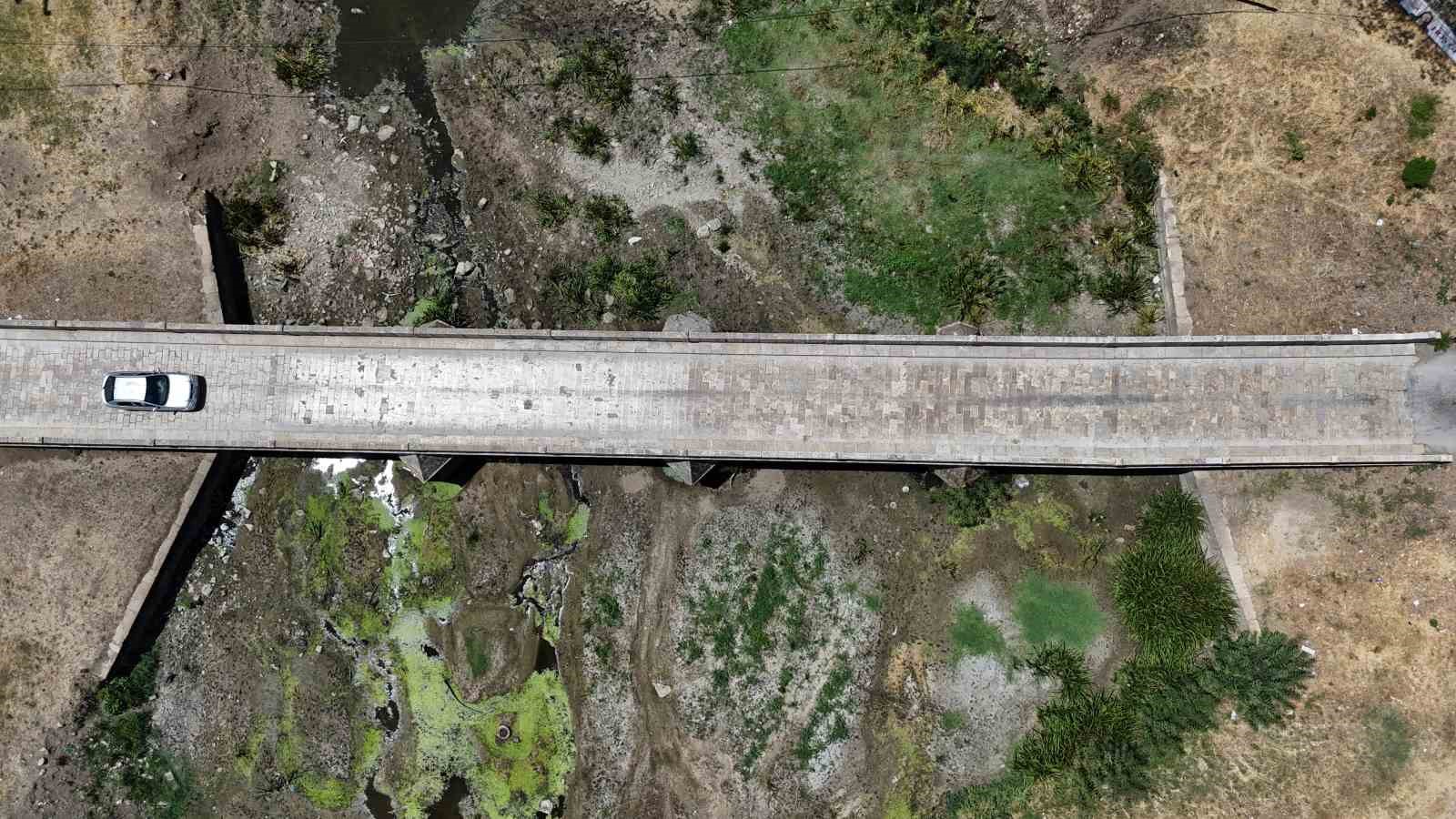 Tunca Nehri’nde su akışı durdu 