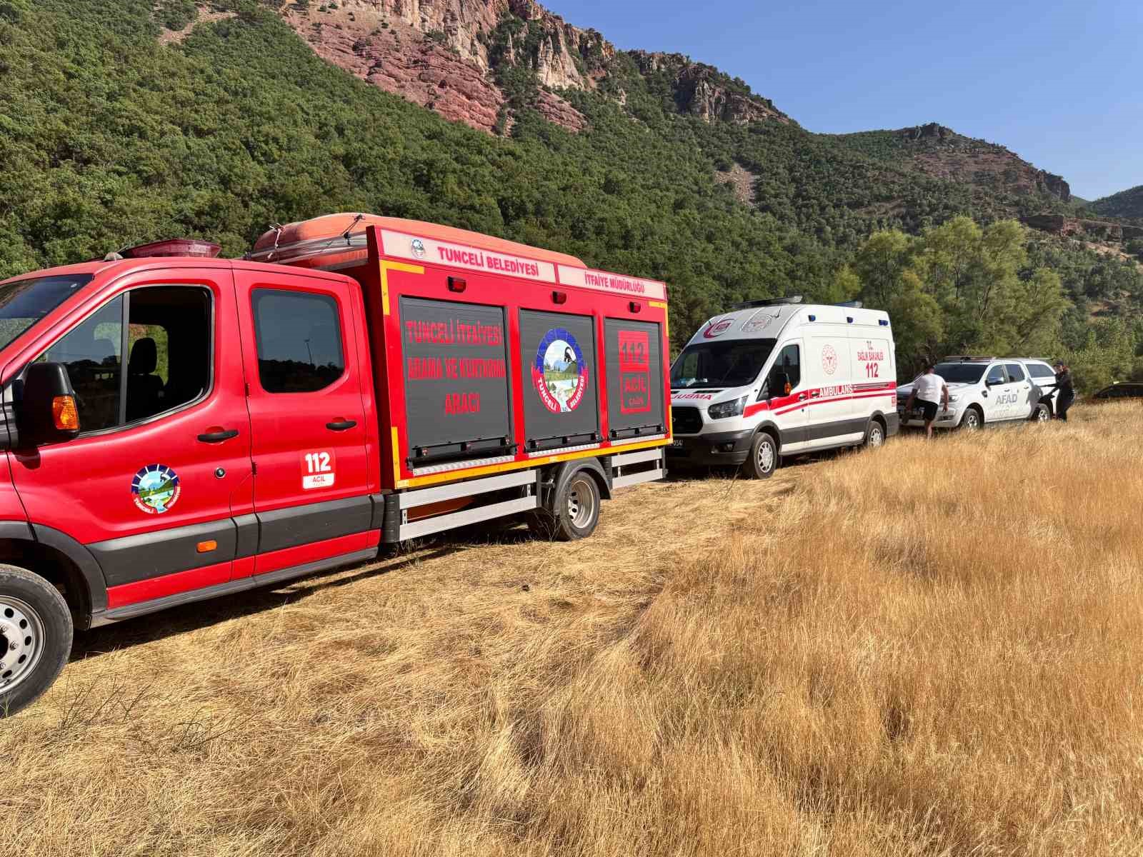 Tunceli’de çaya giren iki arkadaştan biri boğuldu, diğeri kurtarıldı 