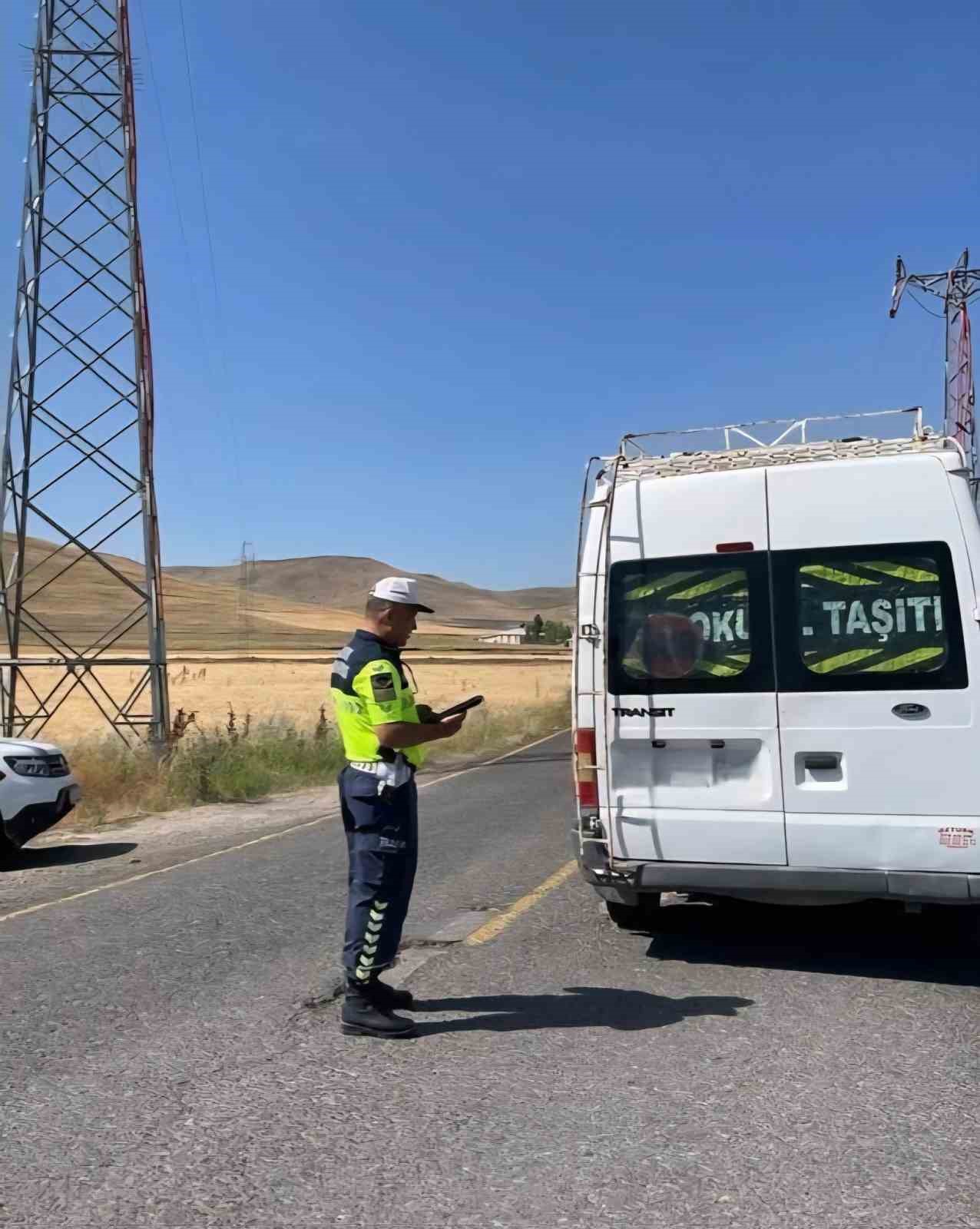 Jandarma ekipleri Ağrı’da 1645 kişiyi sorguladı, 21 araca ceza yazıldı 