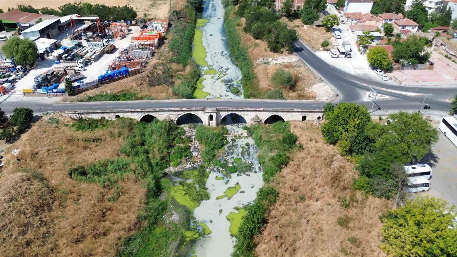Lüleburgaz Deresi’nin rengi değişti 