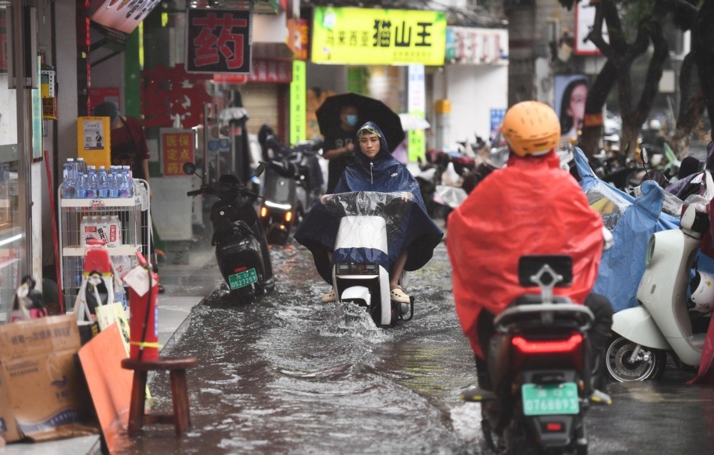 Wipha Tayfunu, Hong Kong’u ve Çin’i vurdu 