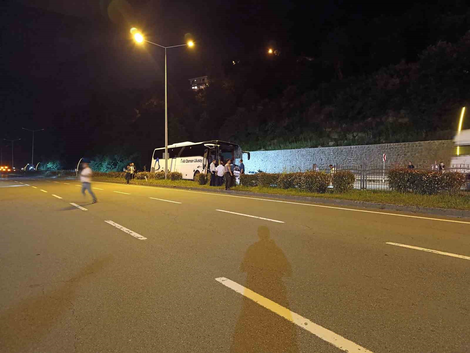 Rize’de yolcu otobüsü kaza yaptı 