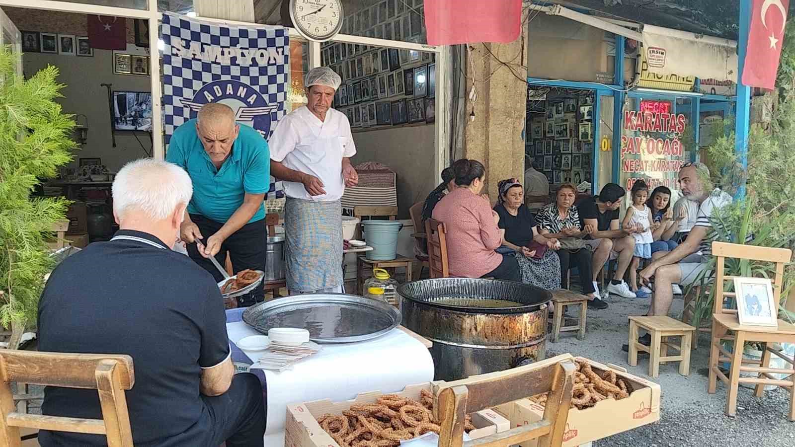 Tatlıcı çırağından ustasına vefa 