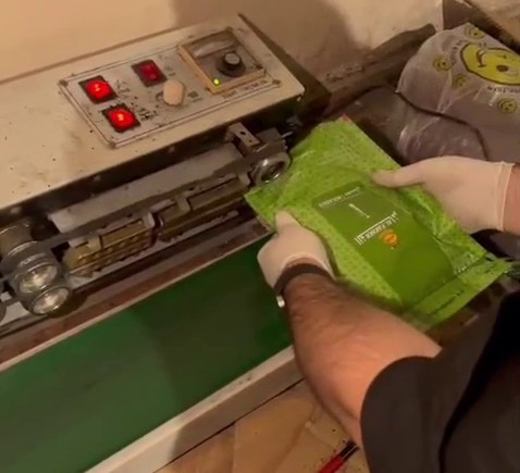 Polis 1 ton 798 kilogram kaçak nargile tütünü ele geçirdi 