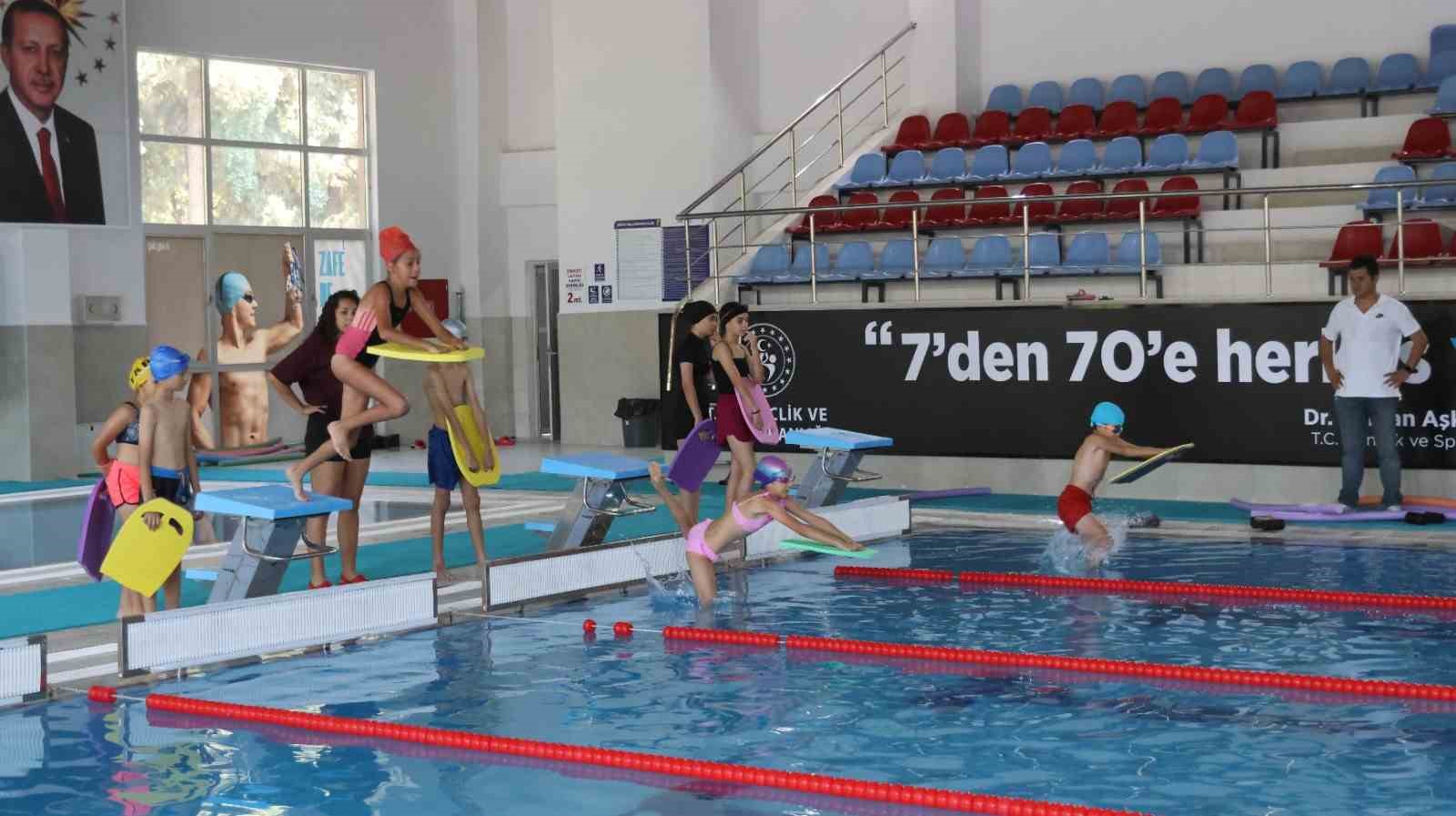 Pınarbaşı Yüzme Havuzu’nda yıllar sonra ilk kulaç atıldı 