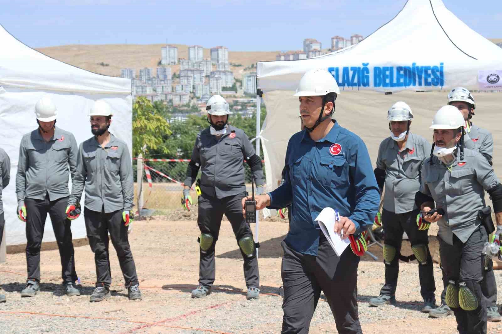 Elazığ Belediyesi arama kurtarma ekipleri, akreditasyon sınavına katıldı 