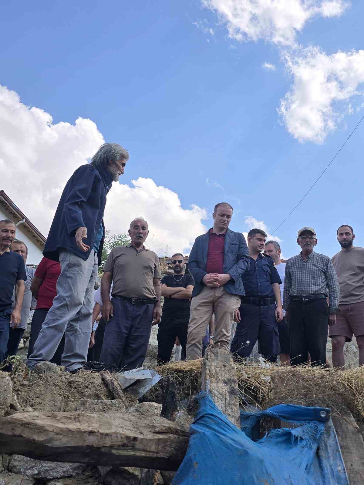 Kaymakam Dinçer, yangında zarar gören alanı yerinde inceledi 