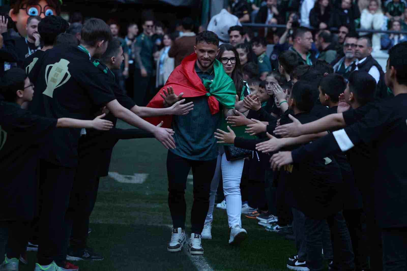 Kocaelispor, Pedrinho ile yollar ayrıldı 