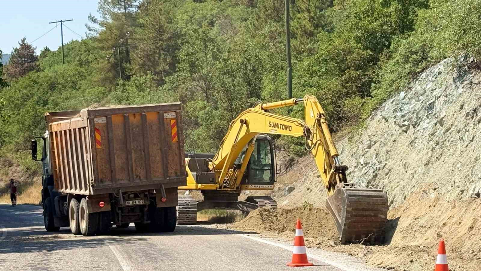 Tavşanlı-Çavdarhisar karayolunda çalışmalar başladı 