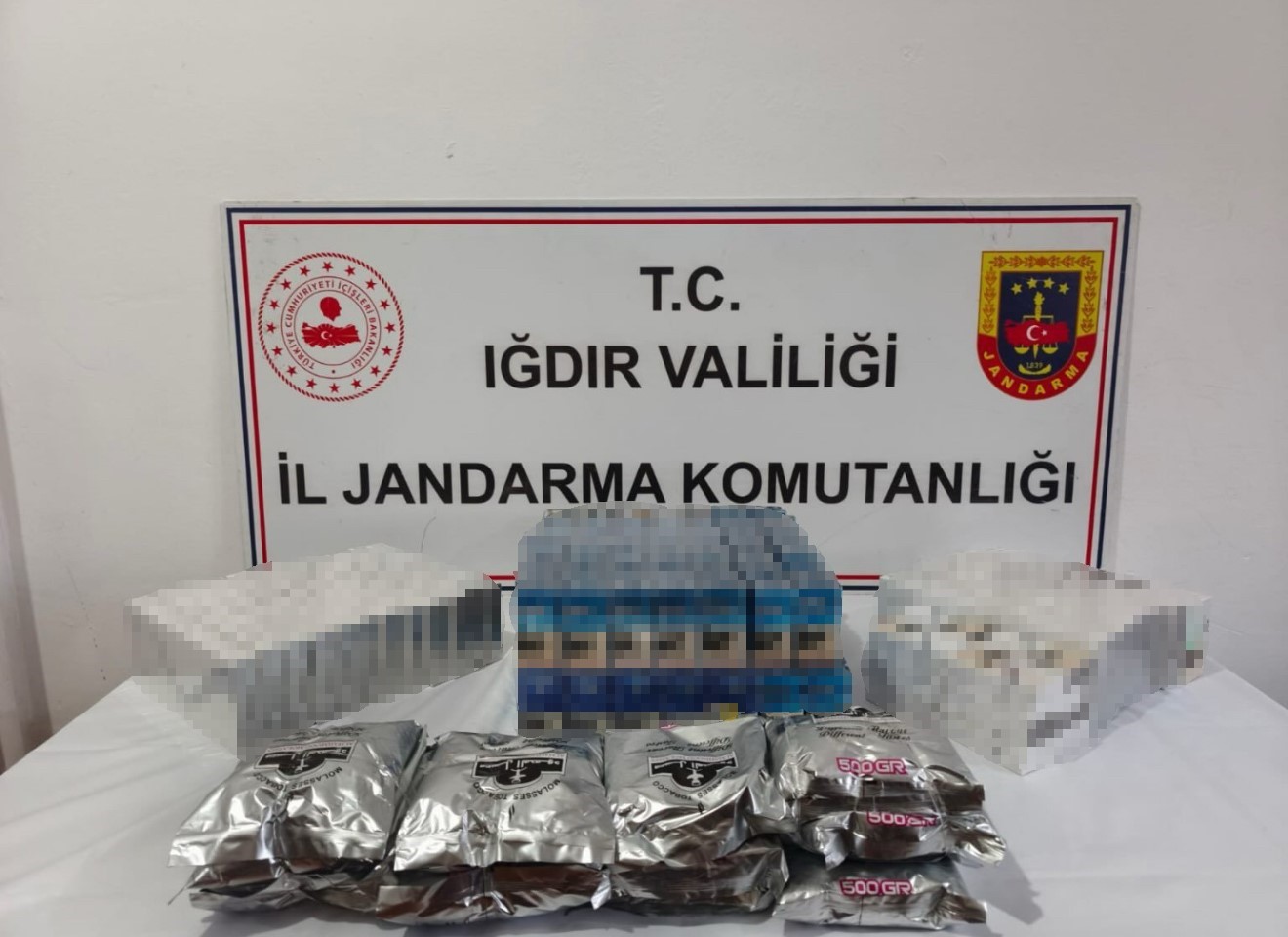 Iğdır’da kaçak sigara ve botoks operasyonu: 4 gözaltı 