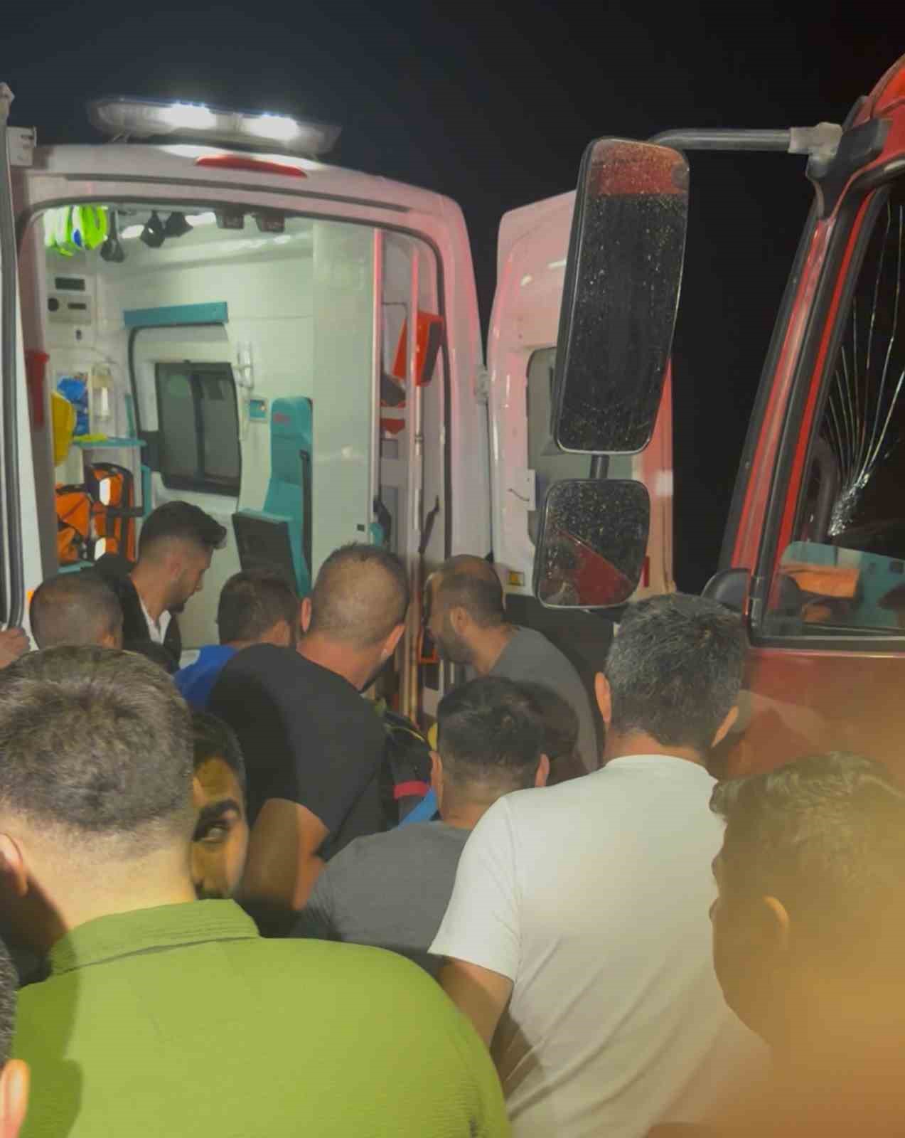 Motosiklet kazasında 35 metrelik uçuruma yuvarlanan sürücü ağır yaralandı 