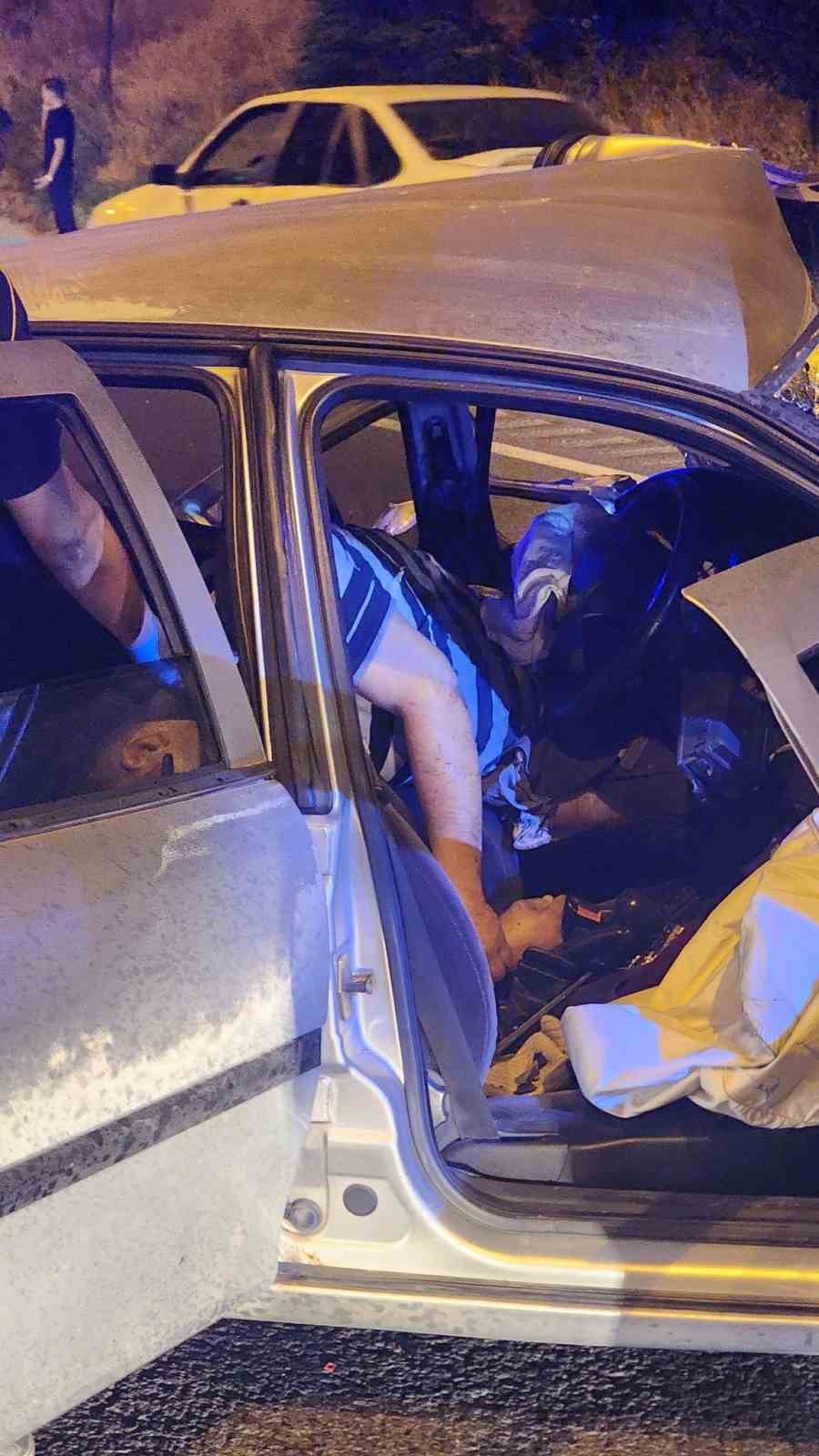 Ankara’da ters yola giren otomobil, karşı yönden gelen otomobile çarptı: 2 ölü 