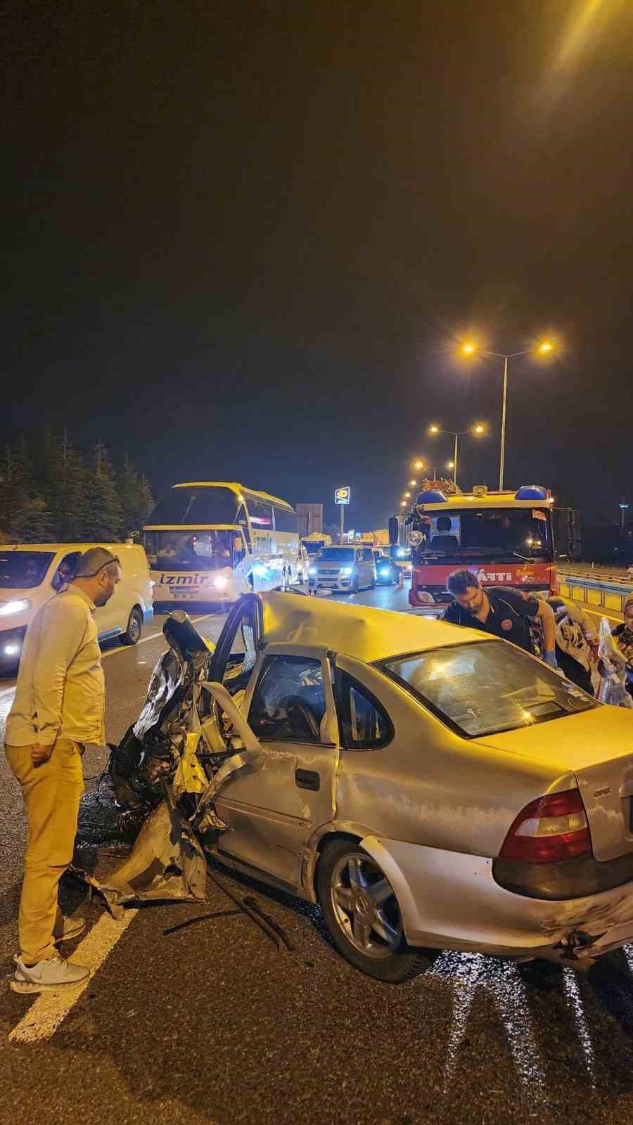 Ankara’da ters yola giren otomobil, karşı yönden gelen otomobile çarptı: 2 ölü 