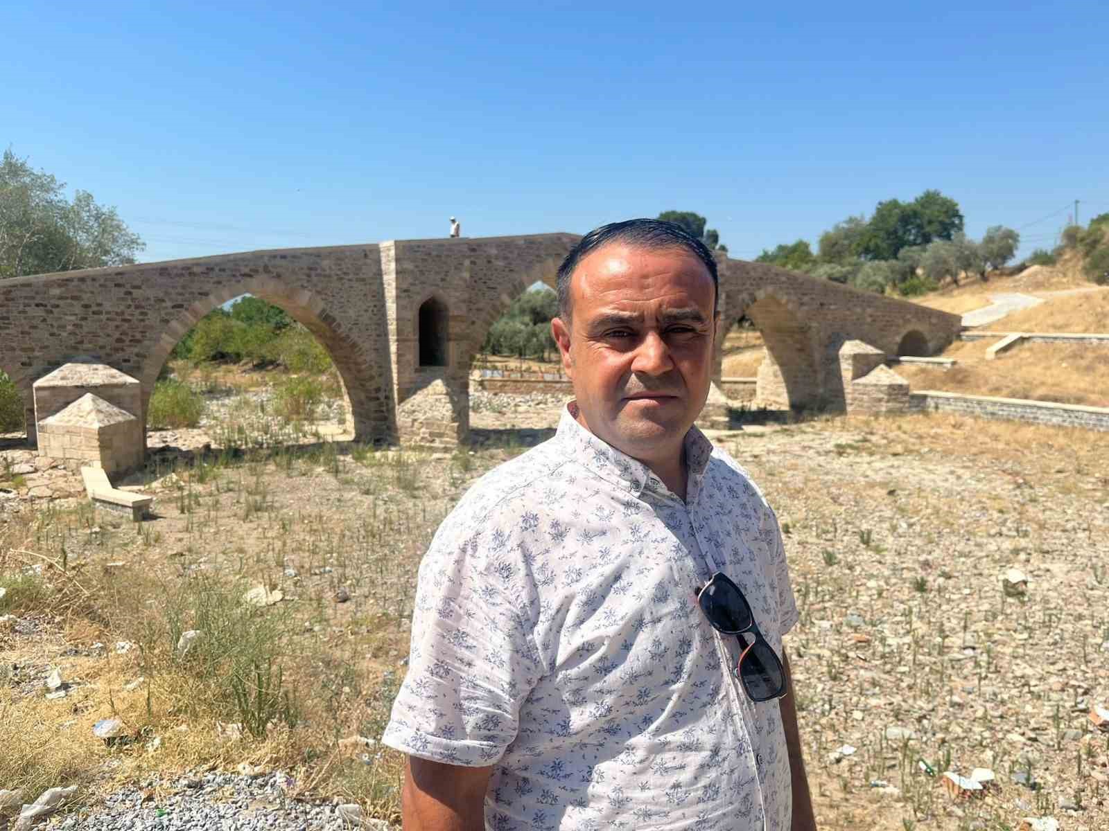 Tarihi Yunan Köprüsü’ne çevre düzenlemesi istiyorlar 