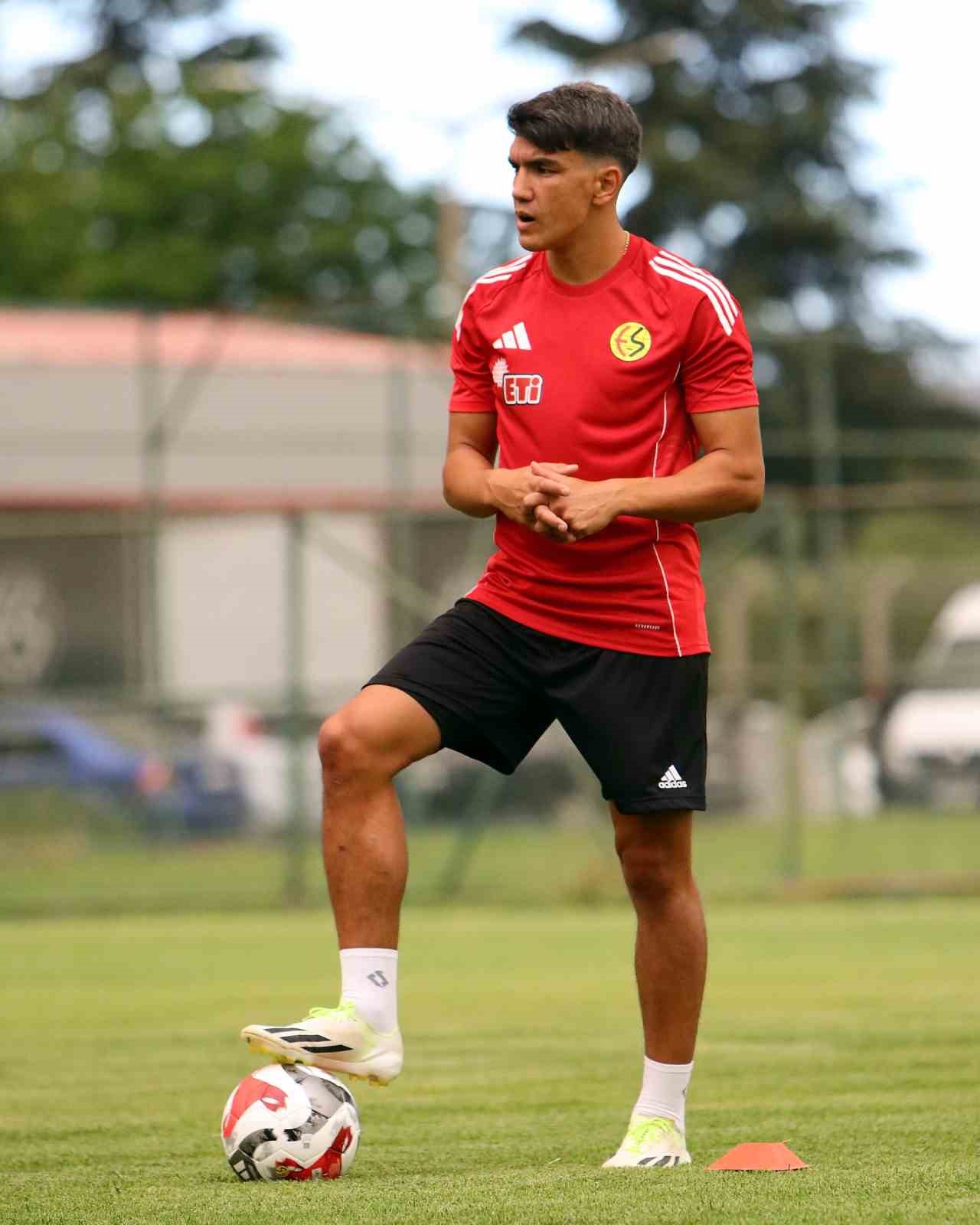 Eskişehirspor, sezonun ilk antrenmanını yaptı 