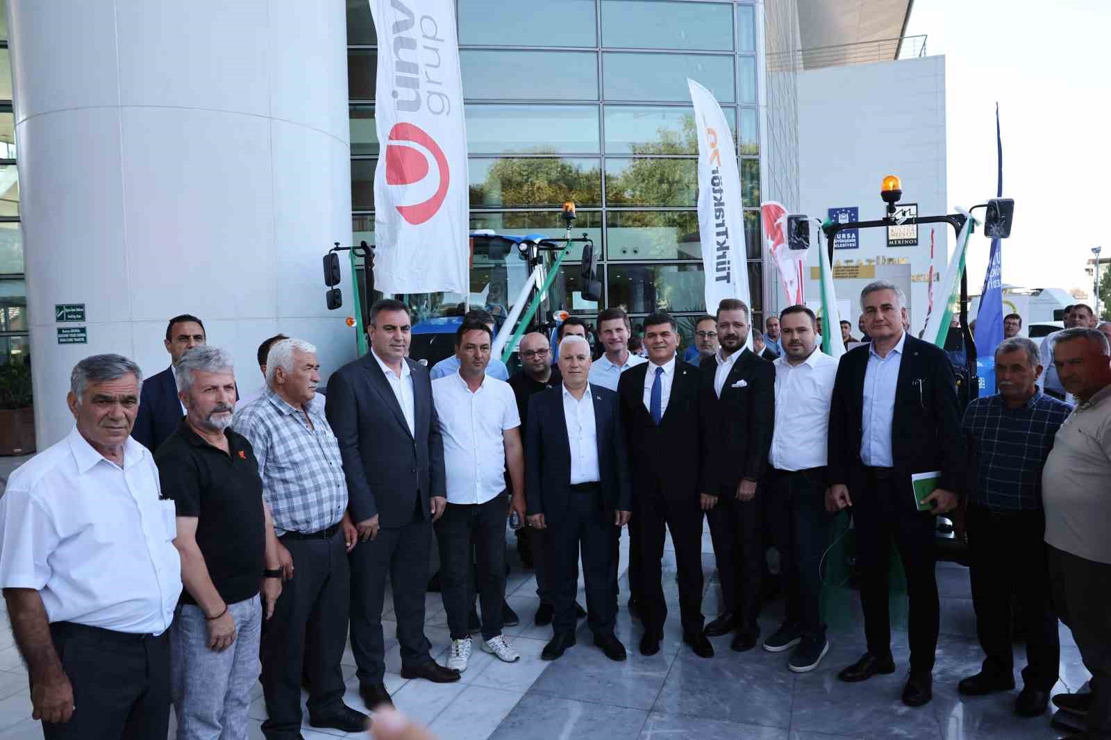 Büyükşehir’den kırsal mahallelere ekipman desteği 