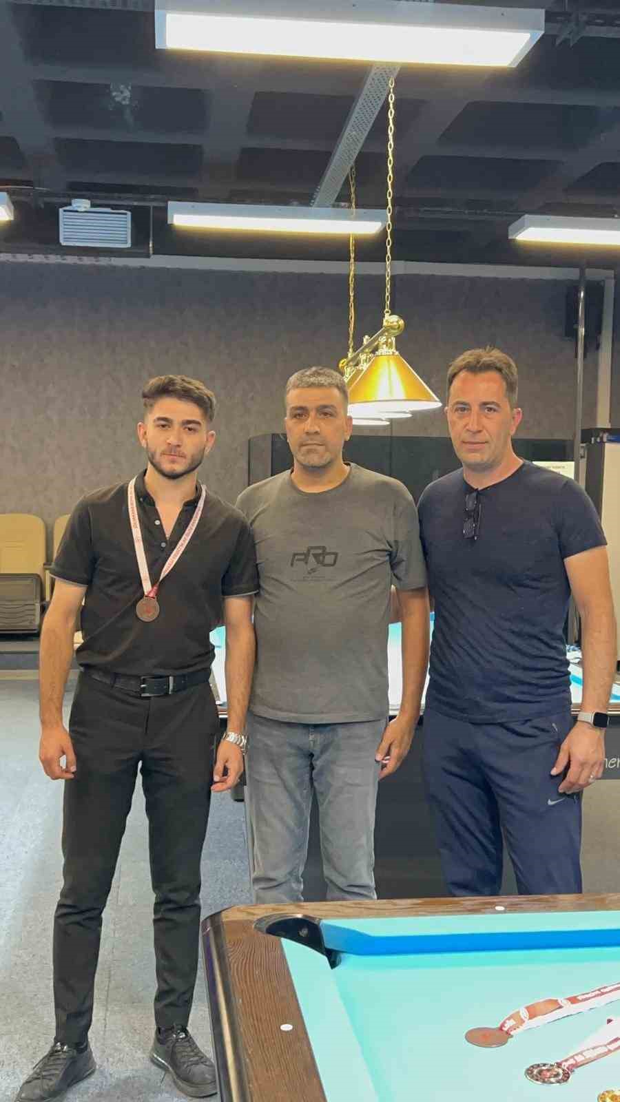 Bilardoda Elazığlı sporcudan başarı 