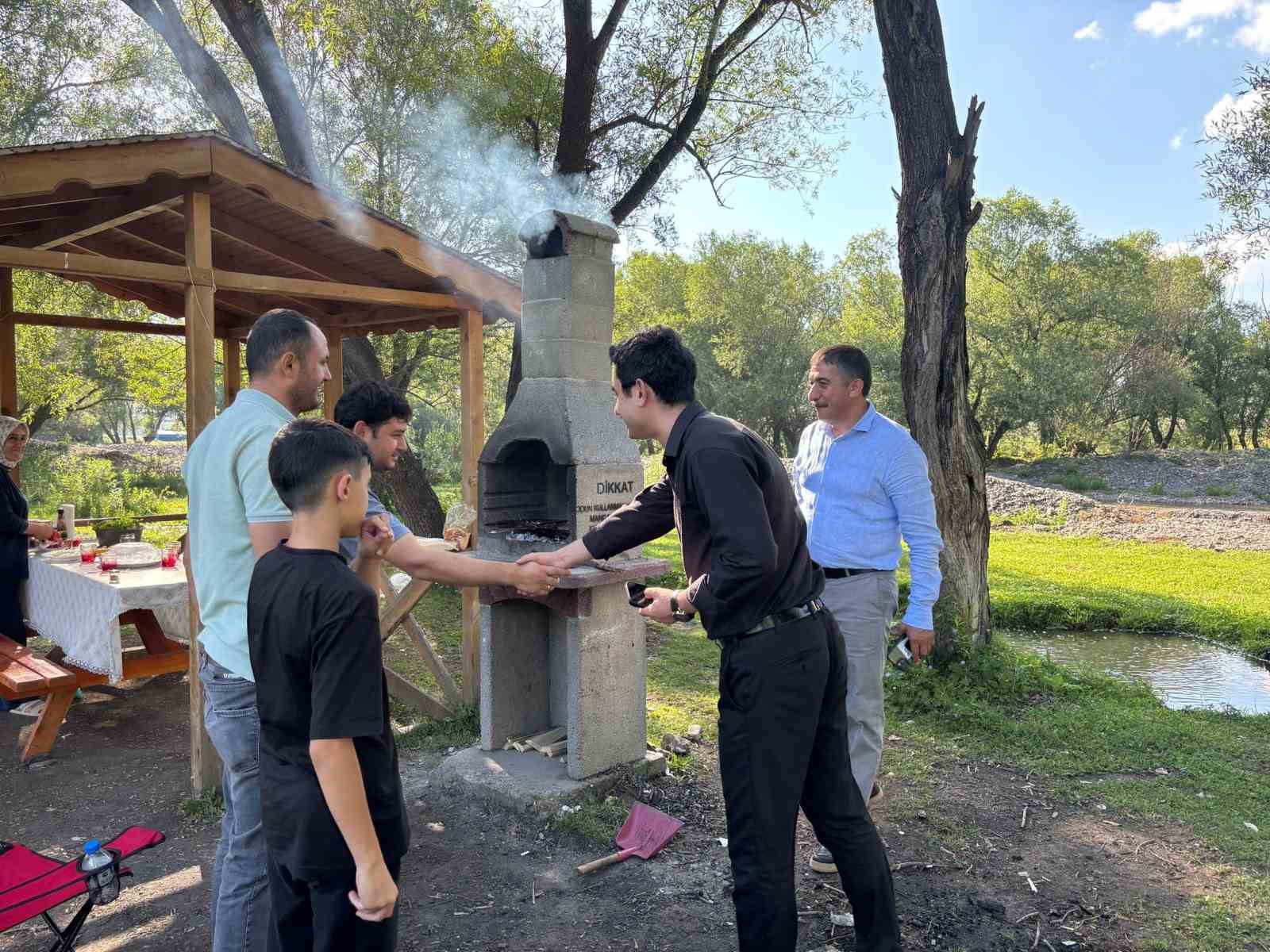 Susuz Kaymakamı Tutal, Hayvan Pazarı ve Mesire Alanı’nda incelemelerde bulundu 