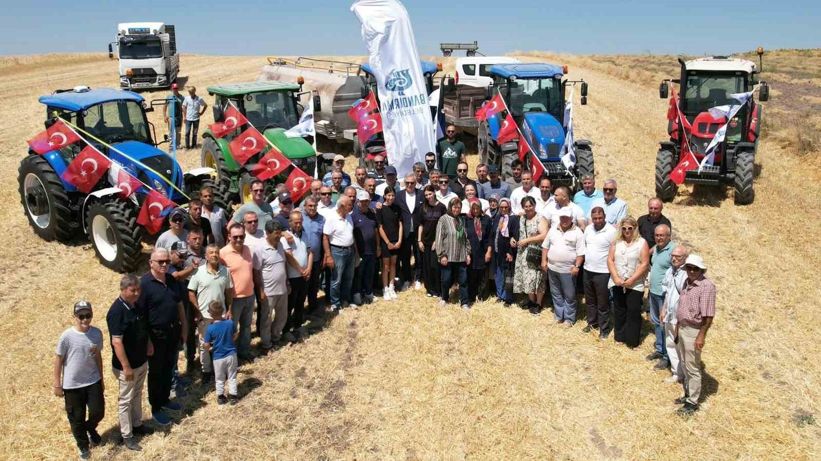 Bandırma Belediyesi’nden çiftçiye destek 