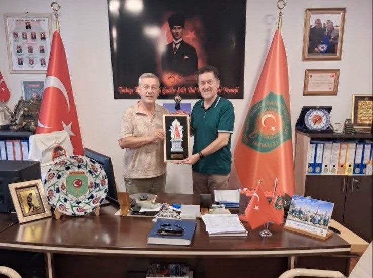Hasan Fehmi Kinay’dan Şehit Aileleri Derneği’ne ziyaret