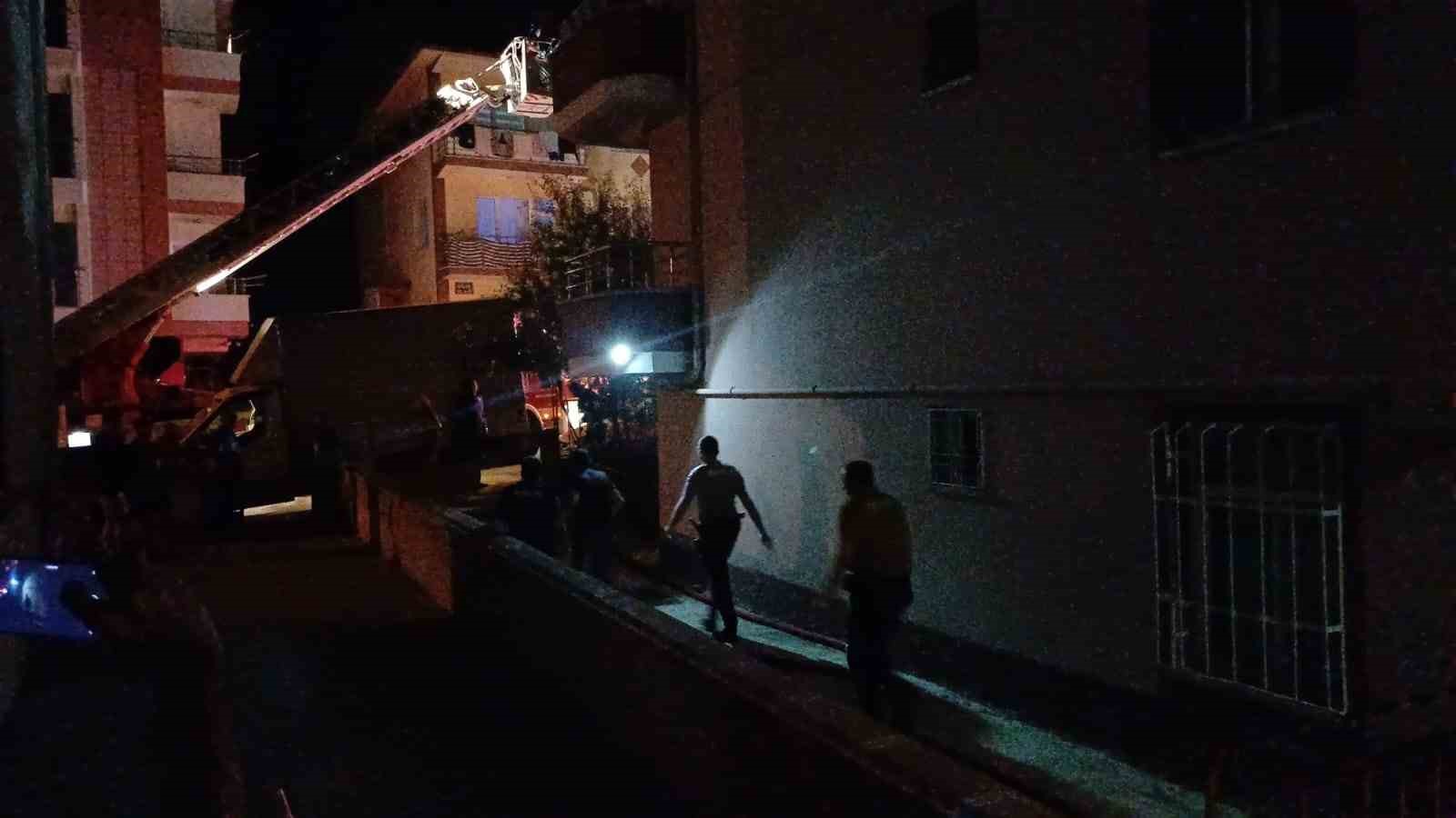 Çorum’da apartman dairesinde çıkan yangın paniğe yol açtı 