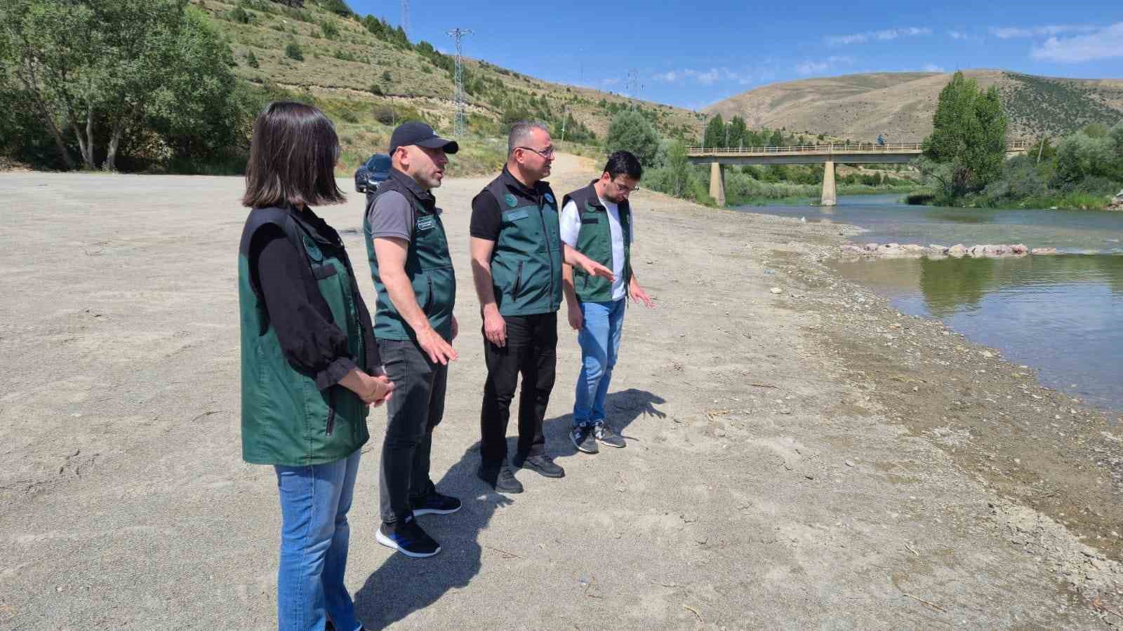 Bayburt’ta yapımı devam eden taşkın kontrol inşaatlarında incelemeler yapıldı 