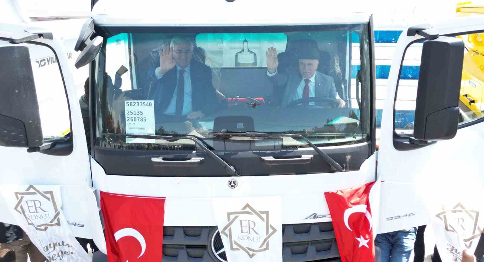 Büyükşehir 19. araç filosunu tanıttı 