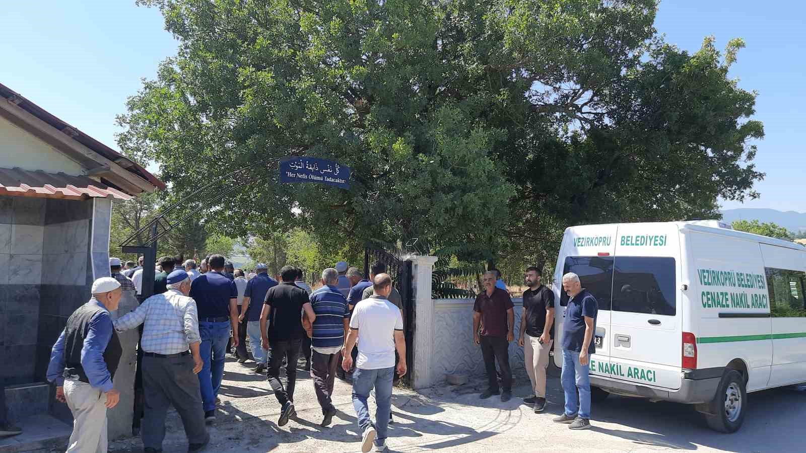 Baraj gölünde boğulan 2 genç son yolculuğuna uğurlandı 