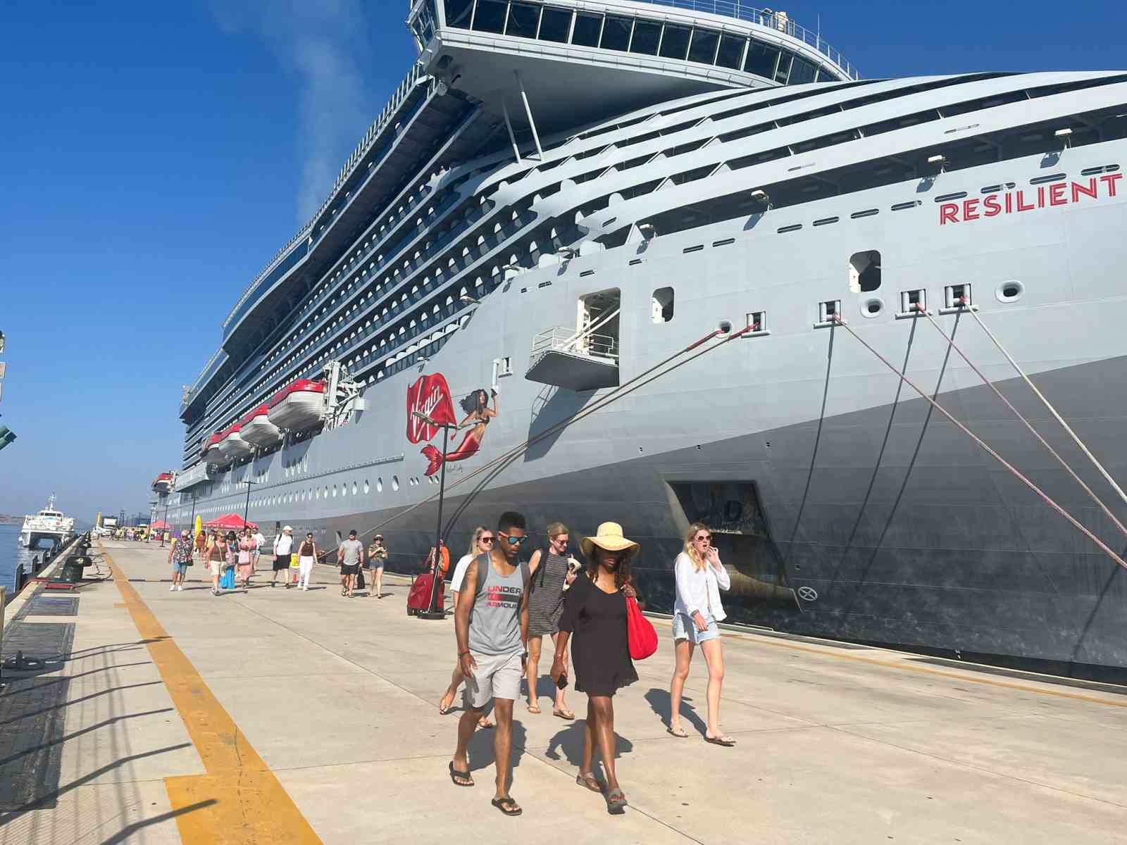 Bodrum’a 2 bin 600 yolcu getirdi 