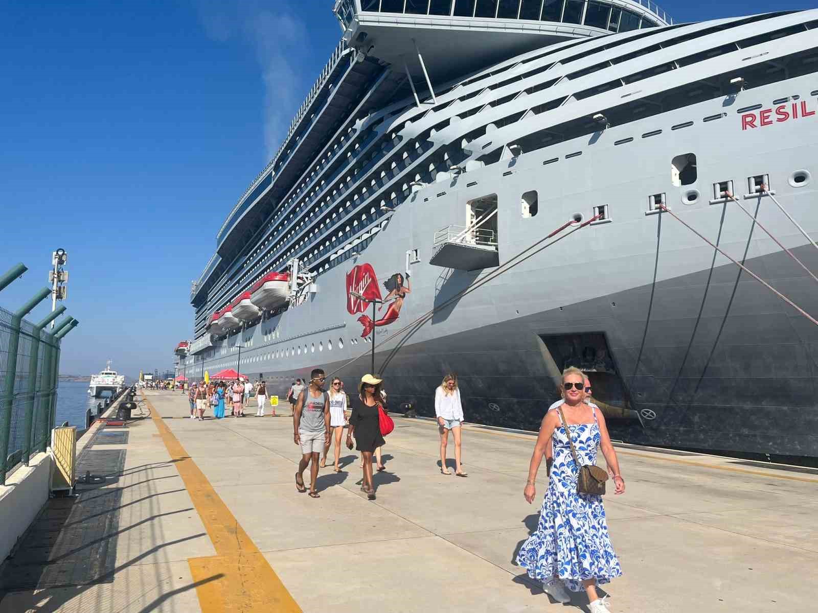 Bodrum’a 2 bin 600 yolcu getirdi 