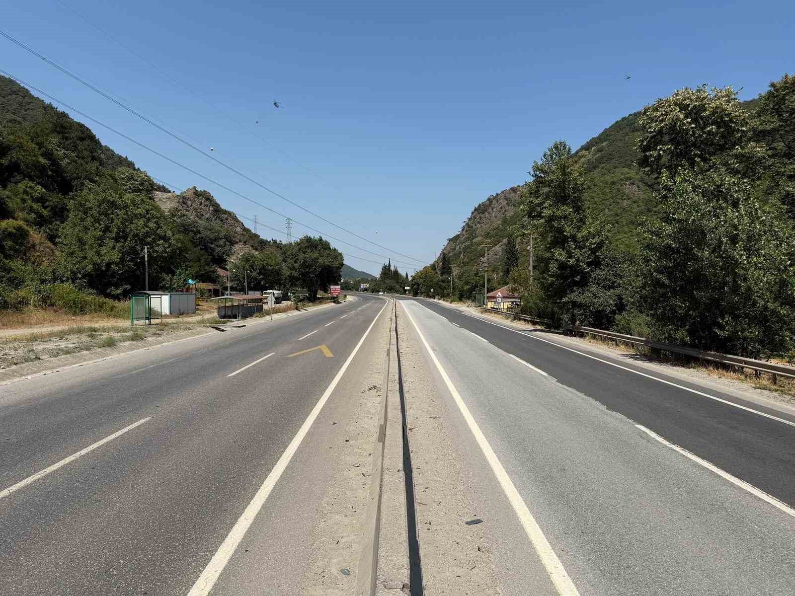 Sakarya’da yangın nedeniyle Bilecik istikametine yol kapatıldı, bazı evler tahliye edildi 