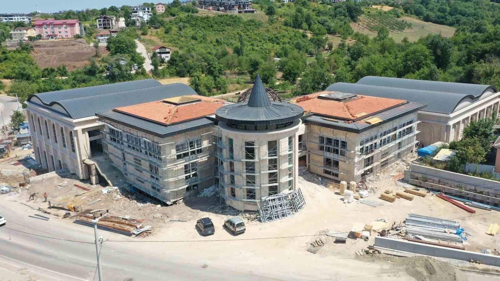 Başkan Özlü, Başiskele’deki çalışmaları yerinde inceledi 