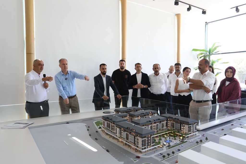 İnegöl’deki dev kentsel dönüşümün örnek dairesi görücüye çıktı 