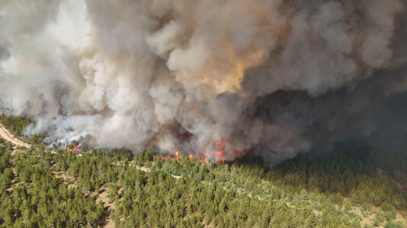 Karabük’te yangının çıktığı nokta dronla havadan görüntülendi 