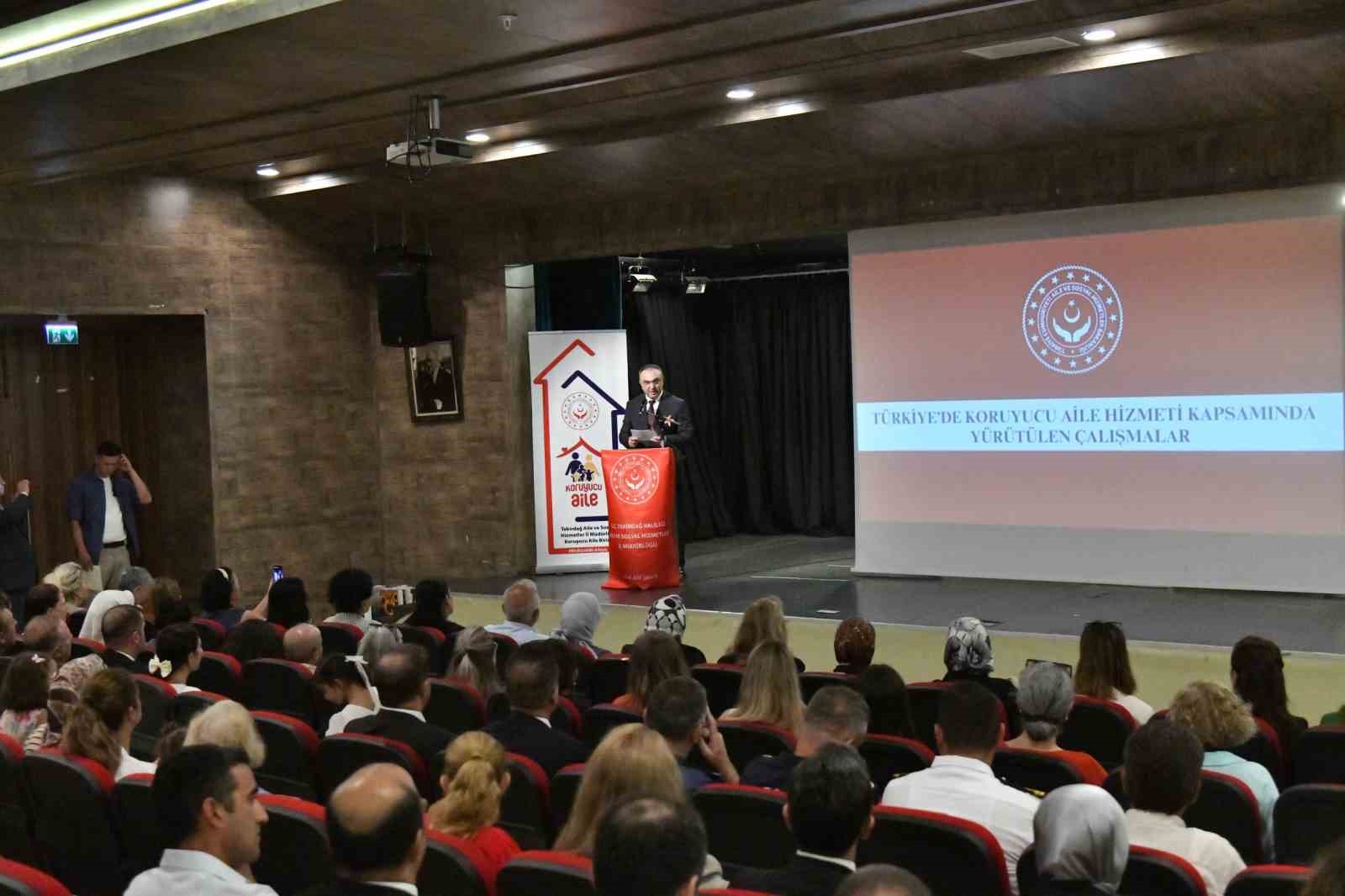 Tekirdağ’da Gönül Elçileri ile Koruyucu Aile Farkındalık Toplantısı düzenlendi 