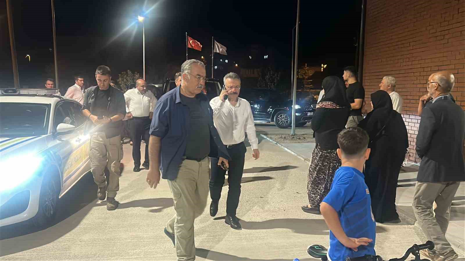 Vali Aksoy, orman yaralılarını ziyaret etti 